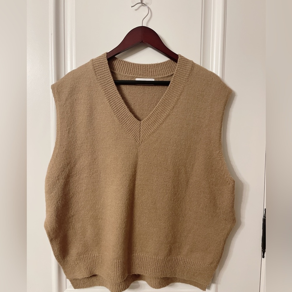 Sweater - Picture 1 of 3